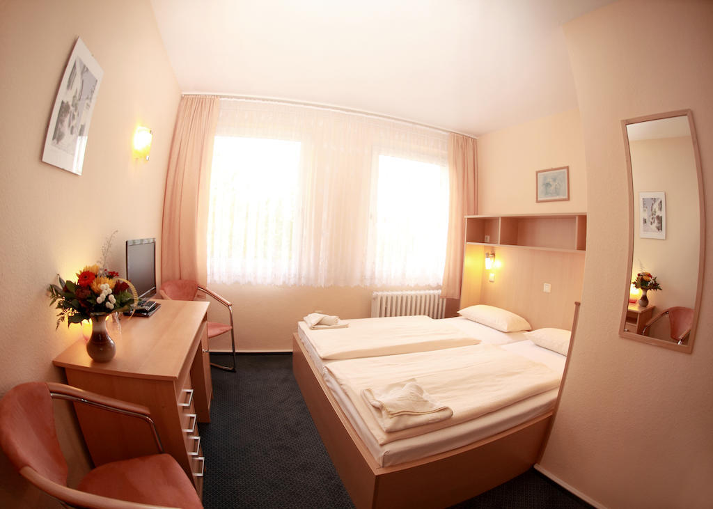 Hotel Bertramshof Wismar Room photo